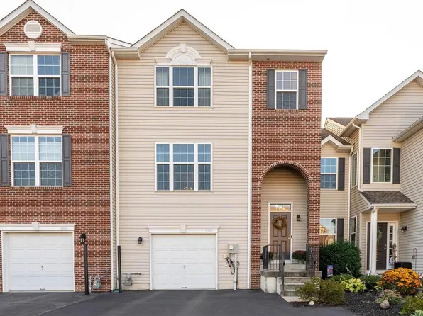 5388 Spring Ridge Dr W, Macungie, PA 18062