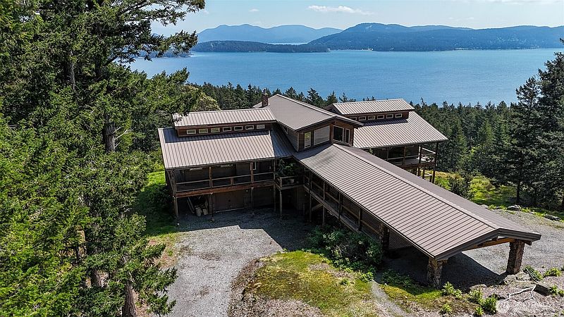 4th image of 726 Pine Ridge Drive