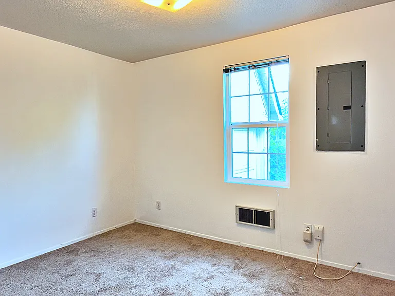 905 NE 94th Ave — Photo 18