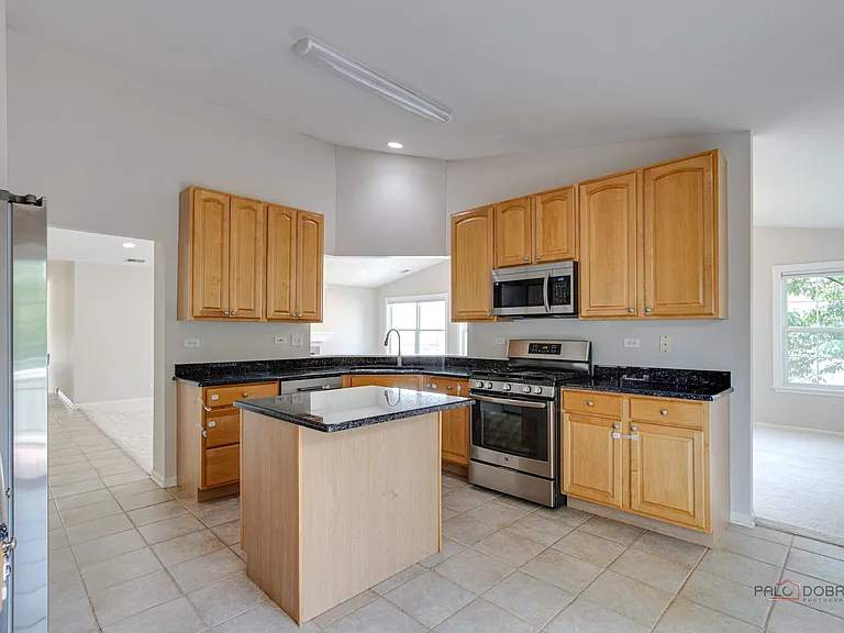552 Saddlebrook Ln — Photo 18