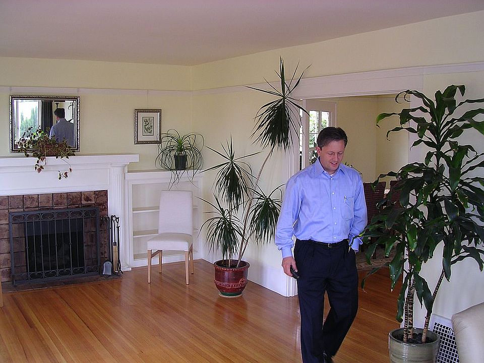 2nd image of 4760 El Centro Ave