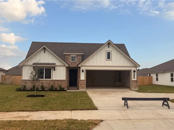 5411 Smith Lake Blvd, Bryan, TX 77807