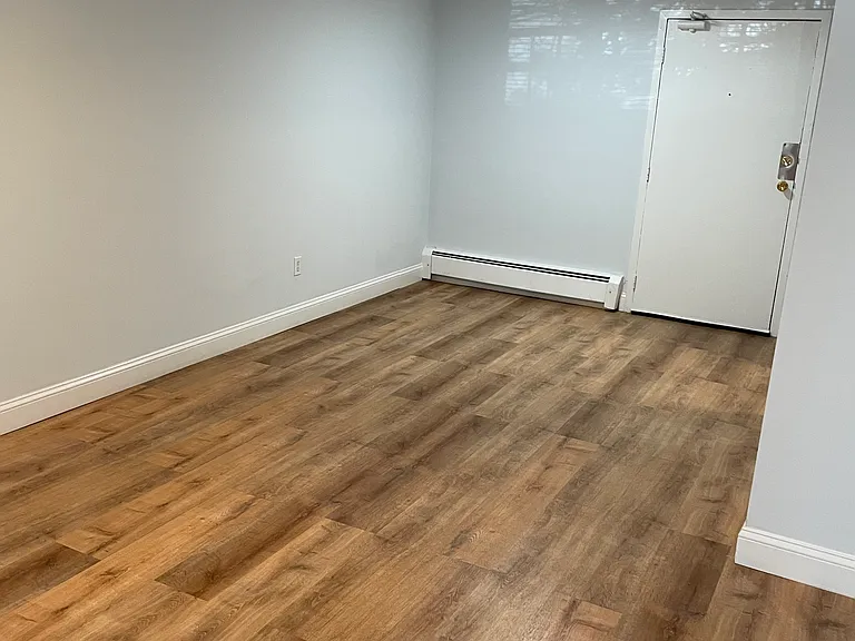 517 Hancock St #11 — Photo 2