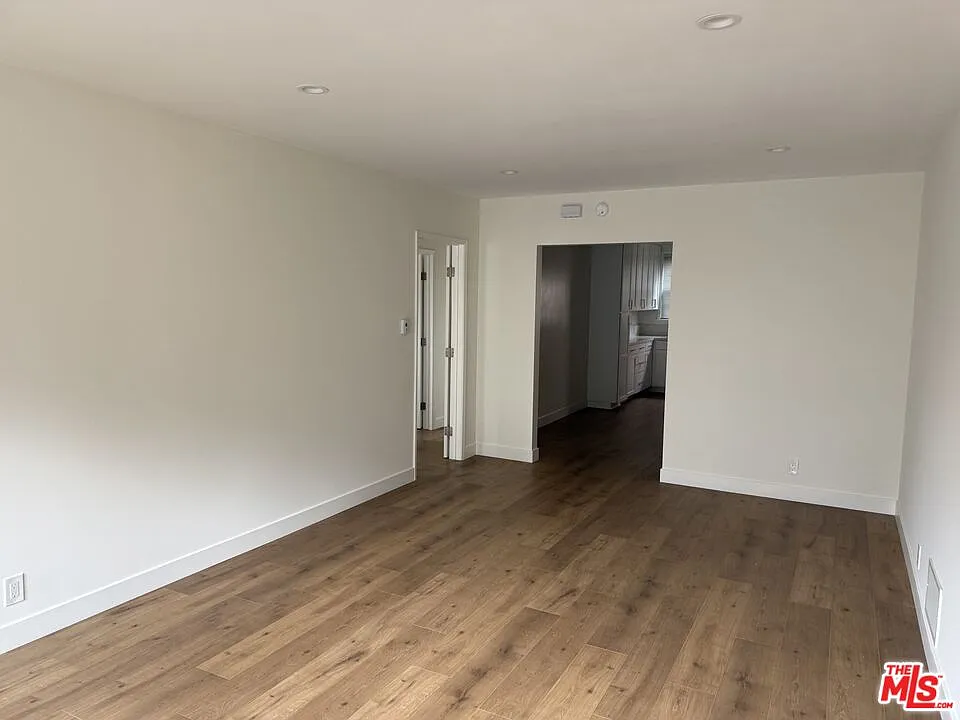 2 bed, 1.0 bath, 845 sqft, $2,700 — Photo 3