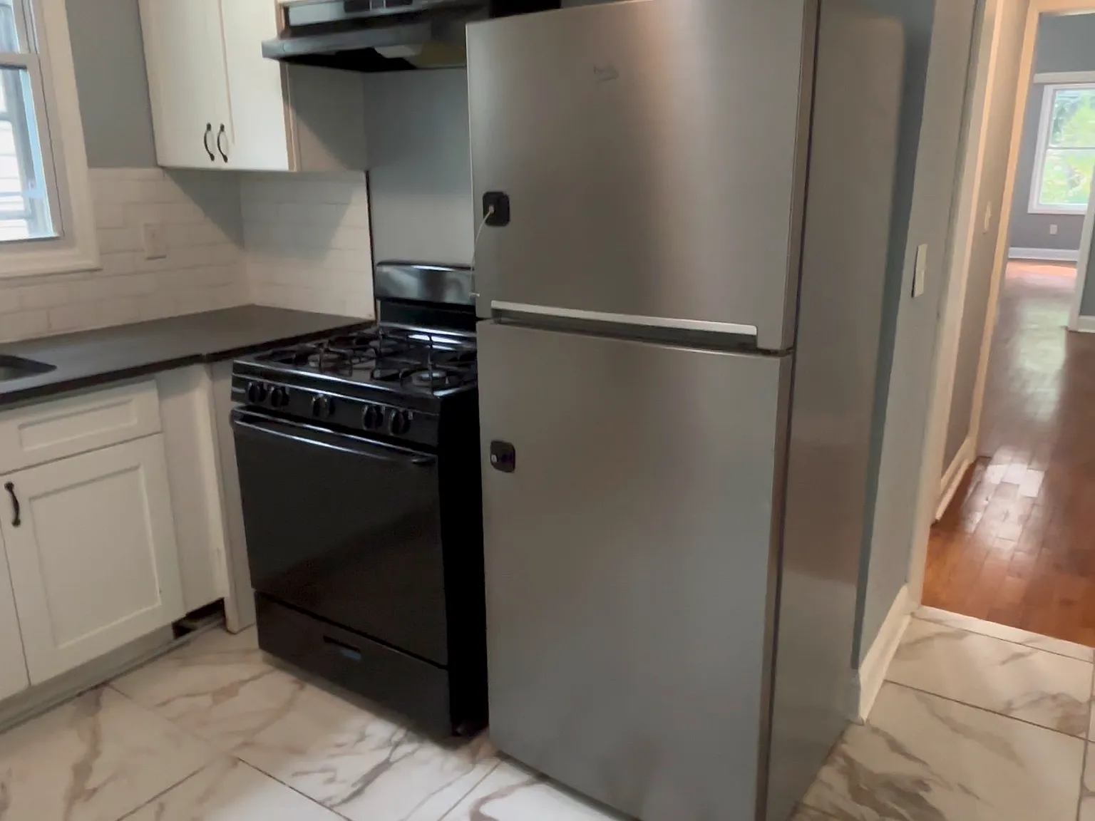 3 bed, $2,250 — Photo 2