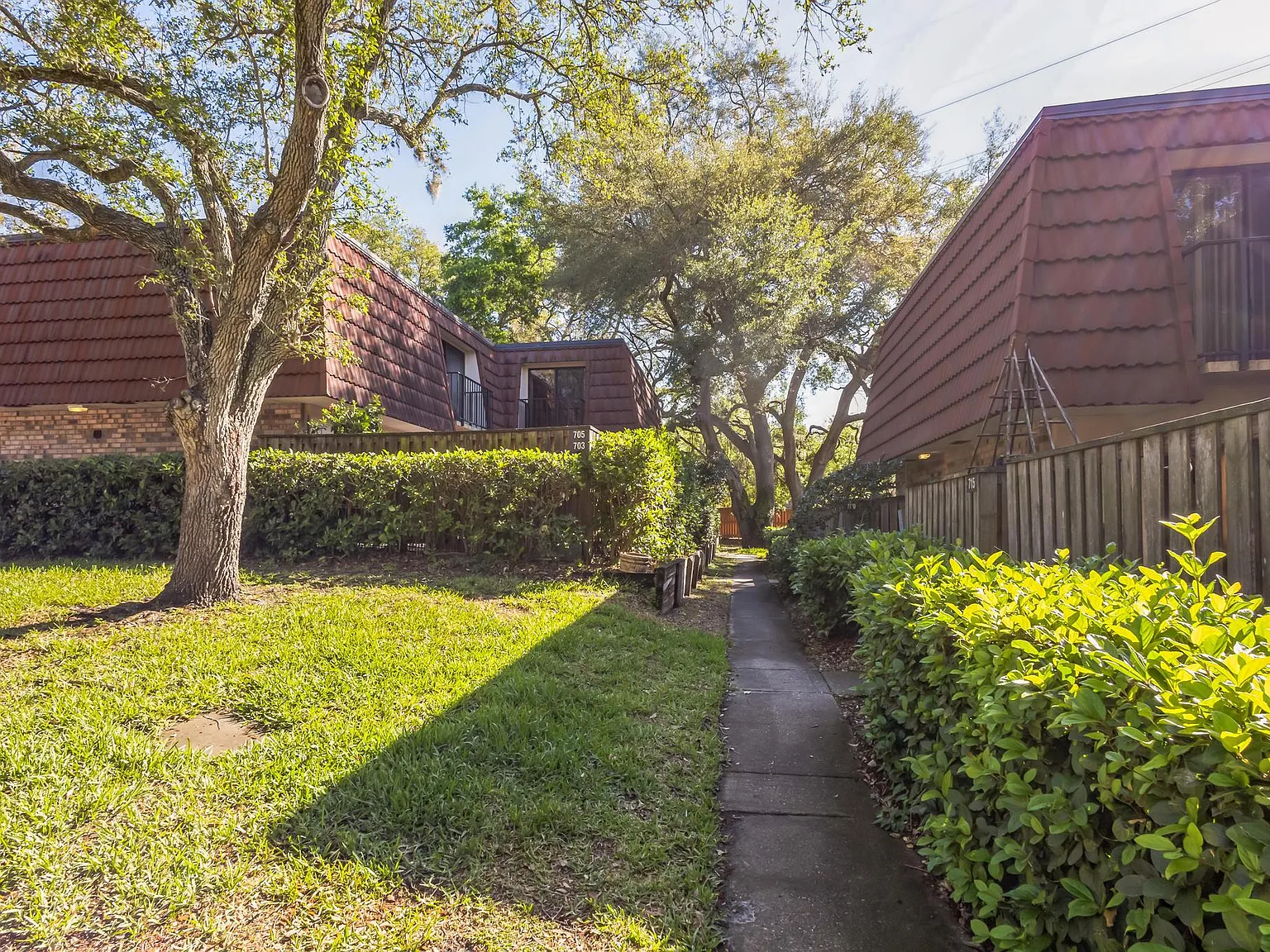3 bed, 2.5 bath, 1572 sqft, $2,375 — Photo 2