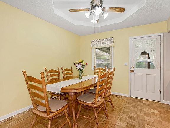 4th image of 1122 Canterbury Ln