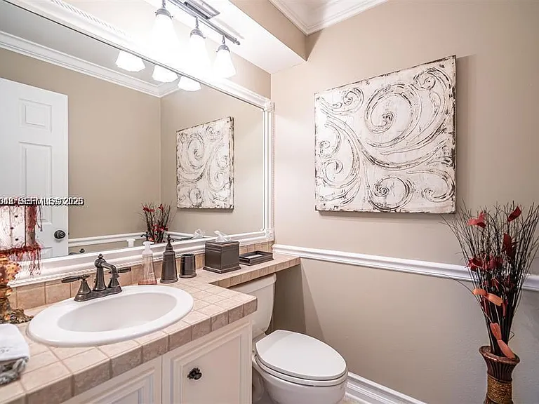 221 Waterside Dr #221 — Photo 8