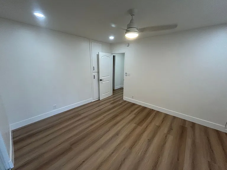 8206 Romaine St — Photo 2