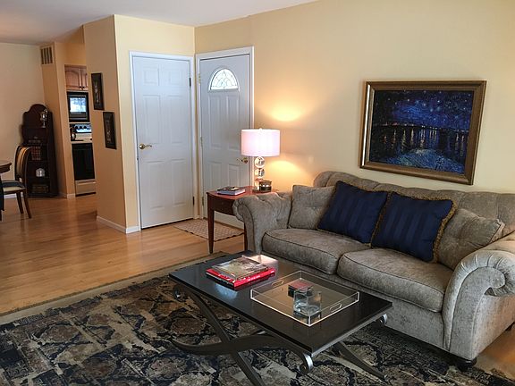 4th image of 39834 Village Wood Cir #379