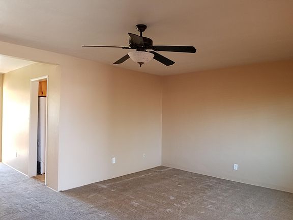 3rd image of 2908 E Cushman Dr