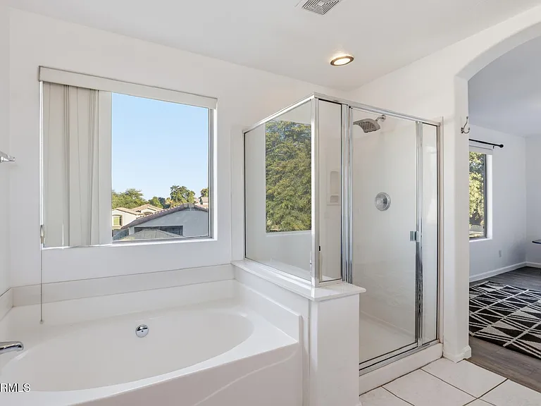 220 W Beechnut Pl — Photo 38