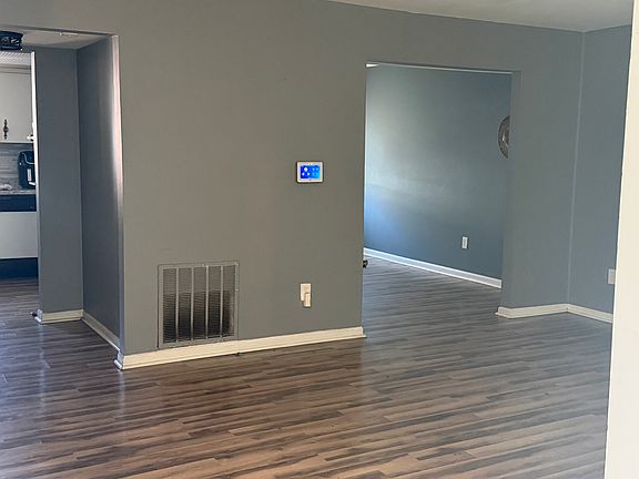 2nd image of 6450 Commons Dr