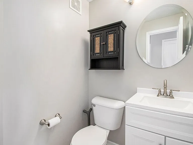 7202 S 155th Ave — Photo 6