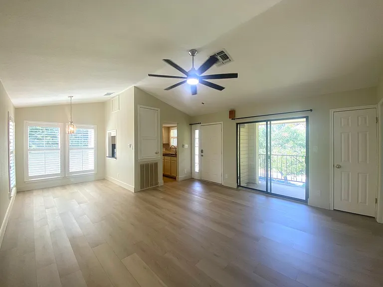 2500 Quarry Rd — Photo 4