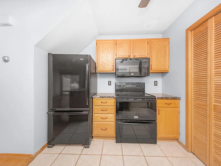 4038 Crystal Cir — Photo 2