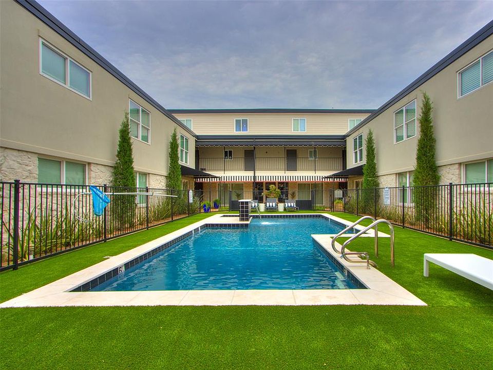 1st image of 1110 Sherwood Ln APT 211