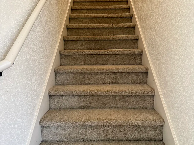 stairs leading to 2n floor