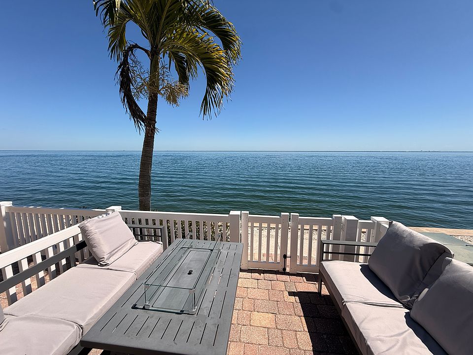 1st image of 4942 Coquina Key Dr SE