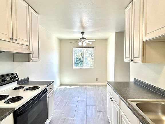 2nd image of 1400 San Carlos Ave #1B