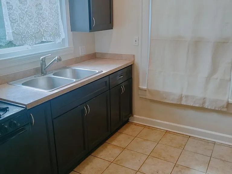 9604 Preston Ave — Photo 1