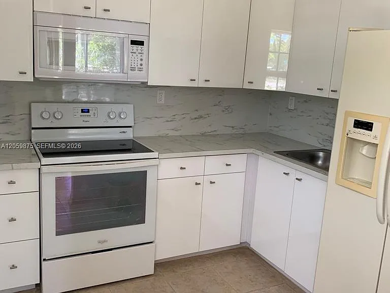 1471 NE 170th St #123A — Photo 2