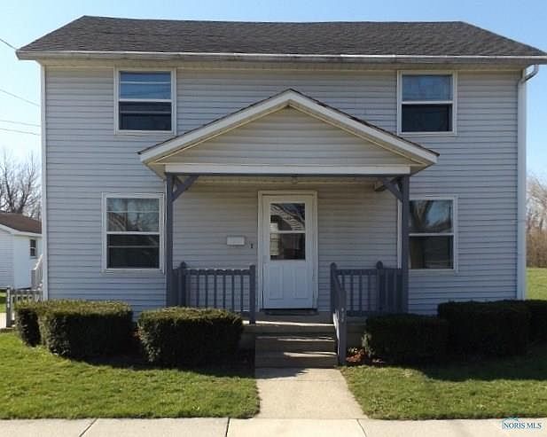 1st image of 638 E 2nd St #10
