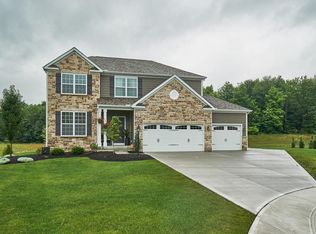 1967 Forest View Ct, Pataskala, OH 43062