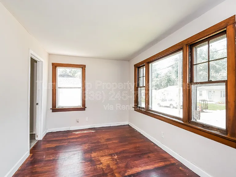 422 Plaza Ave — Photo 4