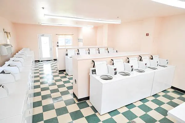 1 bed, $1,336 — Photo 2