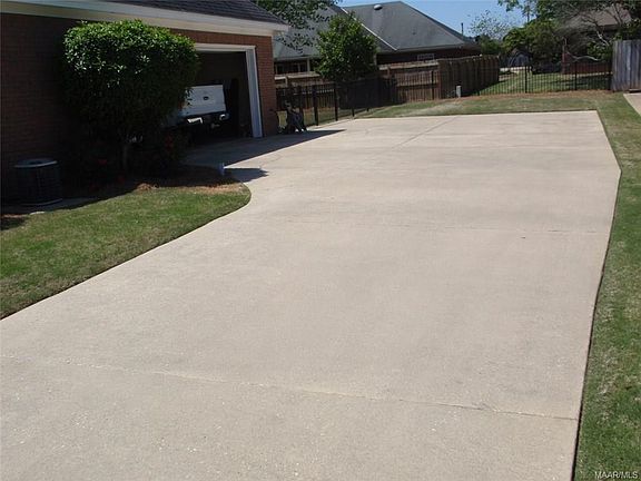 3rd image of 636 Keeneland Way