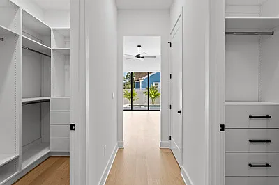 3202 W La Salle St — Photo 32