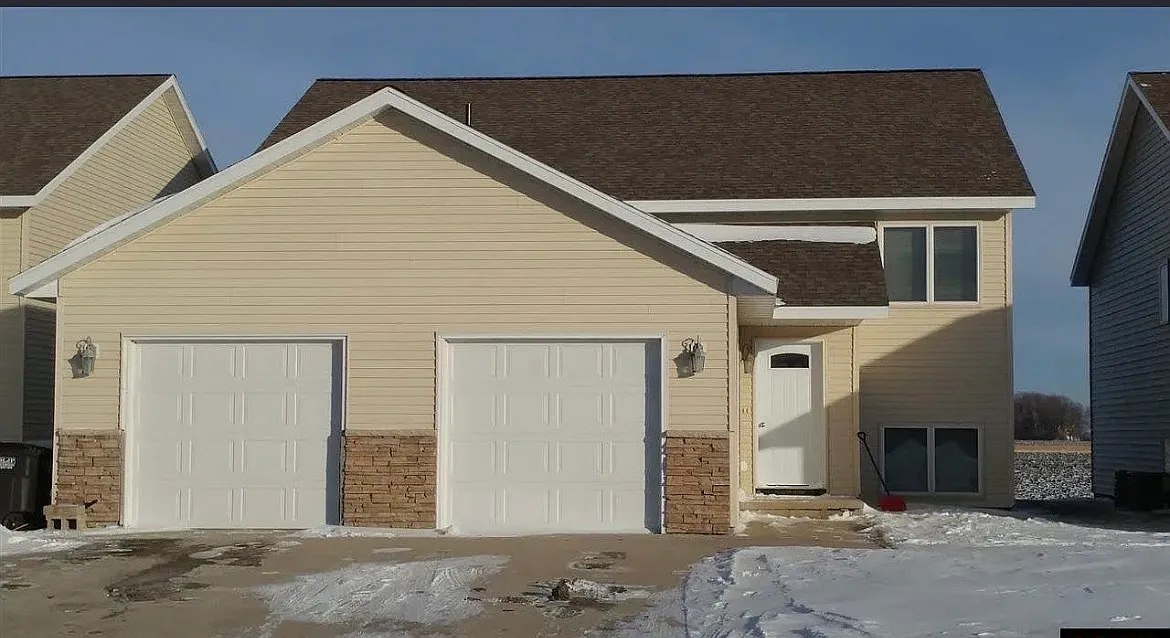 2 bed, 1350 sqft, $625 — Photo 3