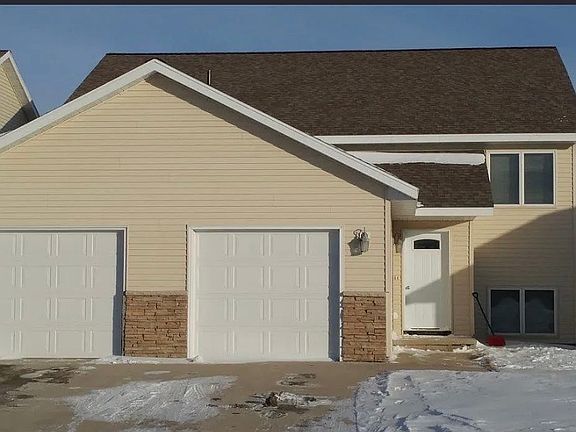 3rd image of 146 Erin Ct APT B
