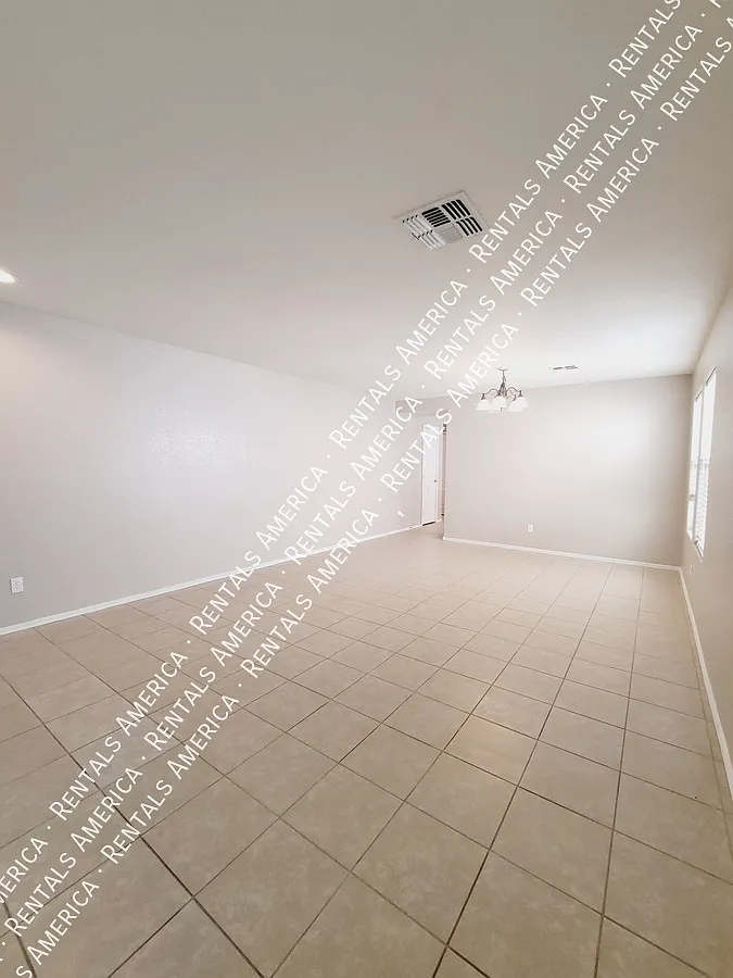 *Get 2 weeks free rent with a signed 12 month lease!* — Photo 3