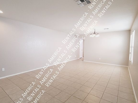 3rd image of 776 E Cowboy Cove Trl