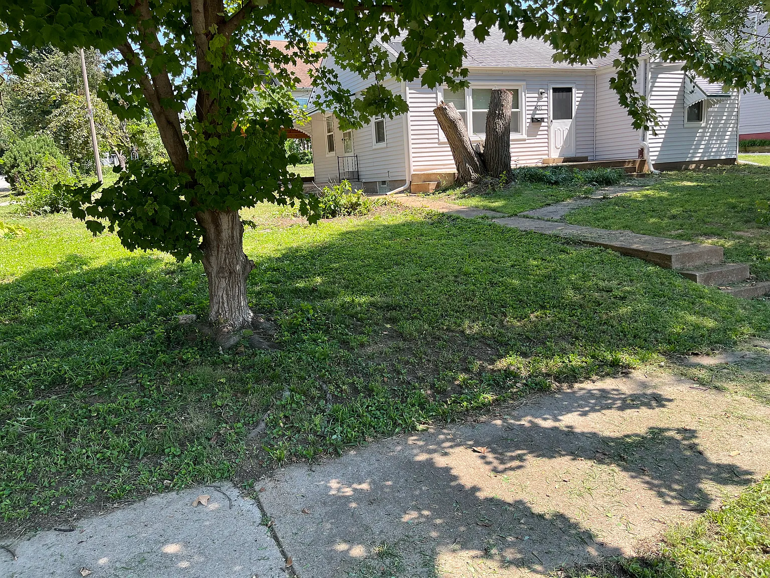 3 bed, 1.5 bath, 952 sqft, $2,000 — Photo 2