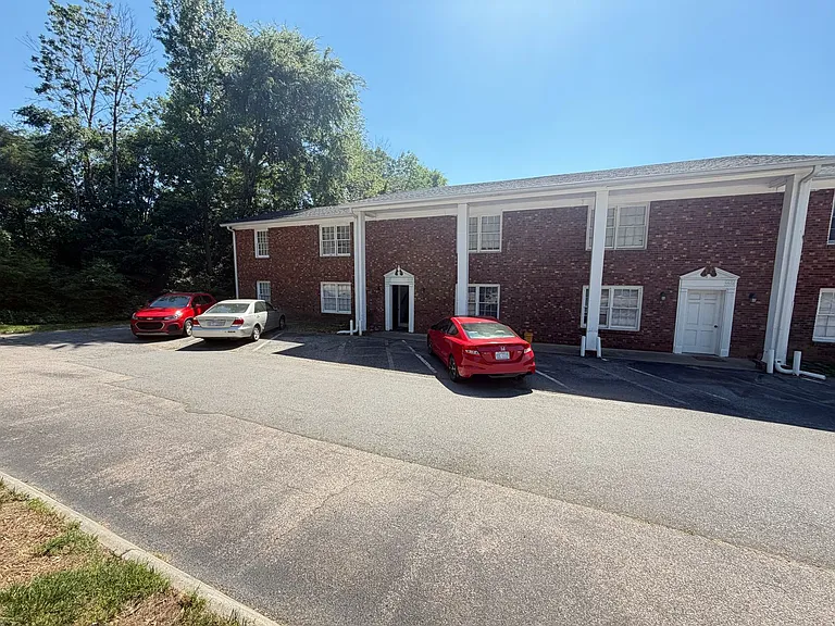 2202 S Main St — Photo 1