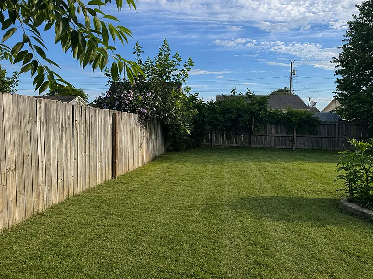 1108 Keith Ave — Photo 4