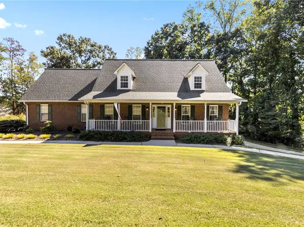 608 Robin Hood Ln, Anderson, SC 29621