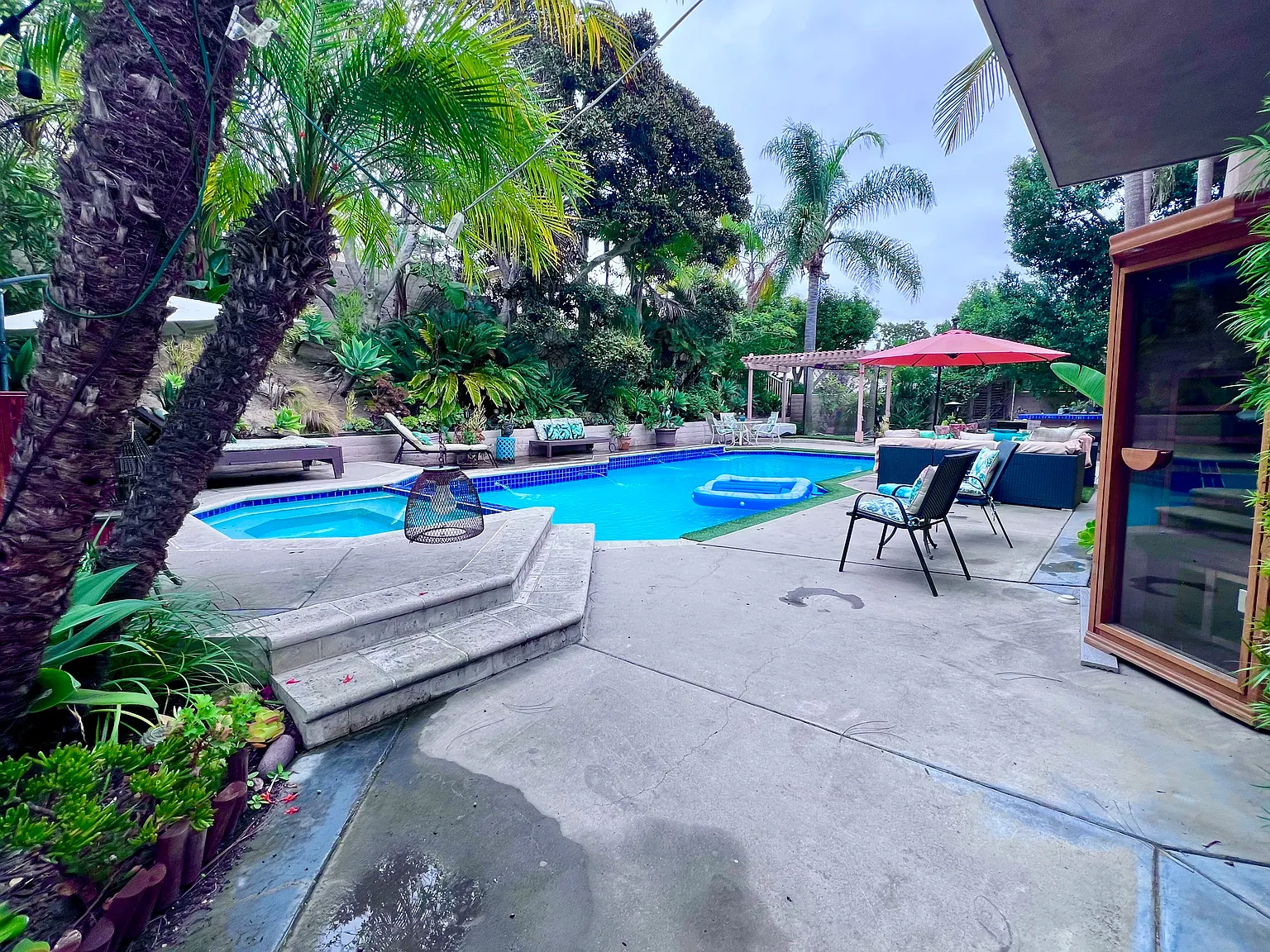 5 bed, 4130 sqft, $2,100 — Photo 3
