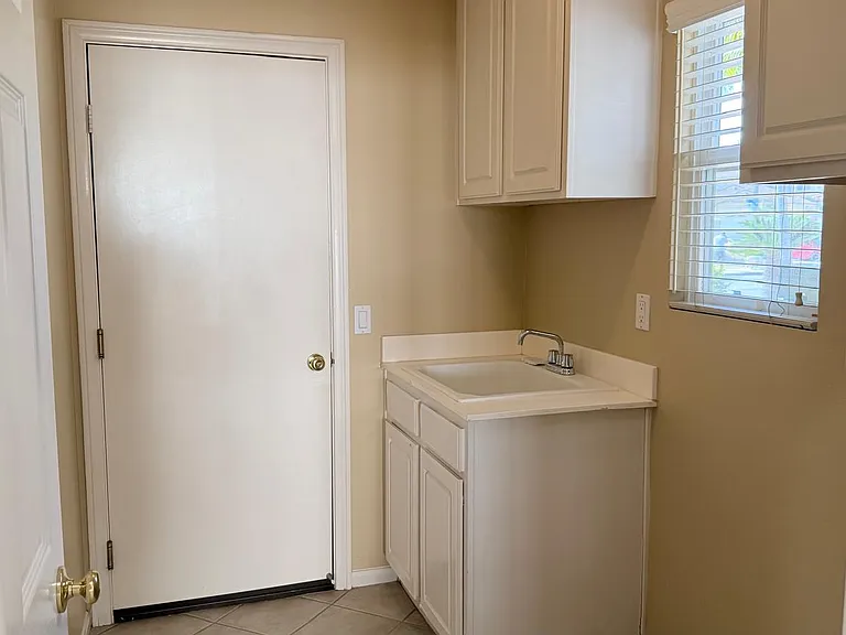 511 Paseo Burga — Photo 25