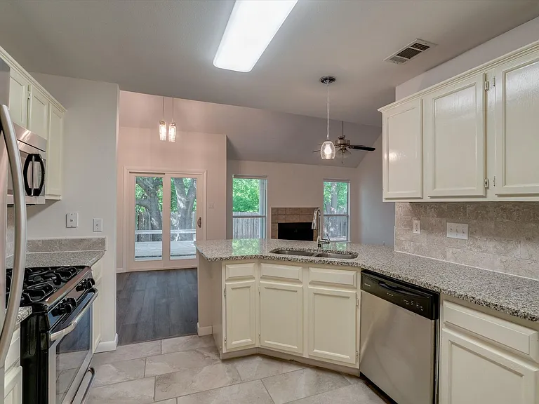 13030 Staton Dr — Photo 4