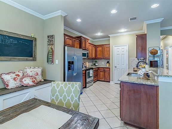 4th image of 1802 Woodland Park Dr