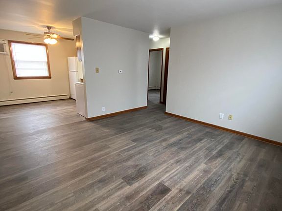 3rd image of 506 Main St