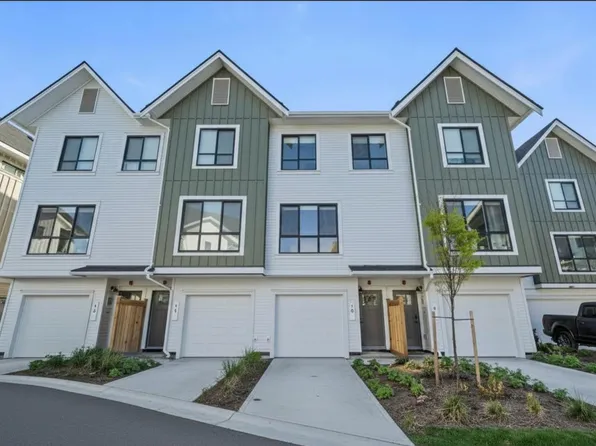 388 Duncan St #10, New Westminster, BC V3M 5G3