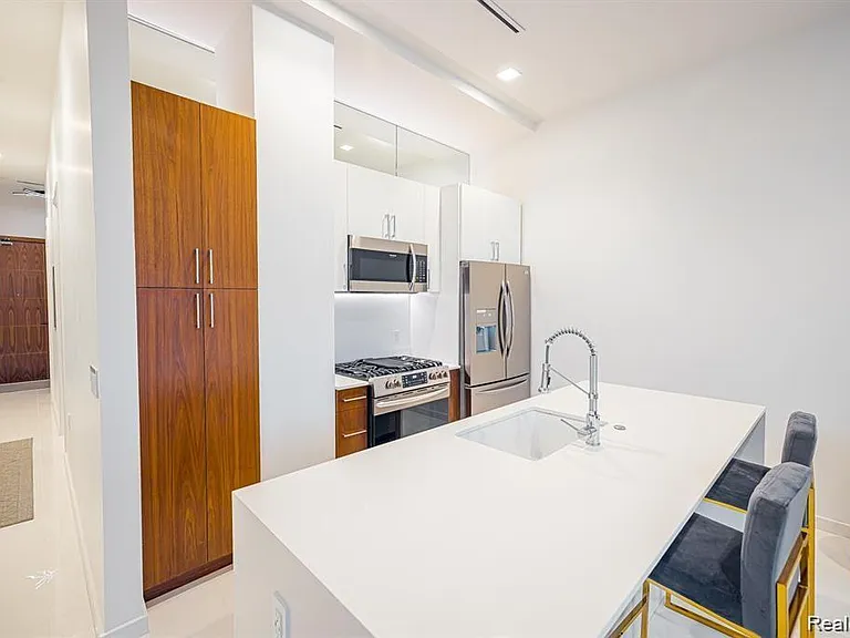 400 S Old Woodward Ave #207 — Photo 20