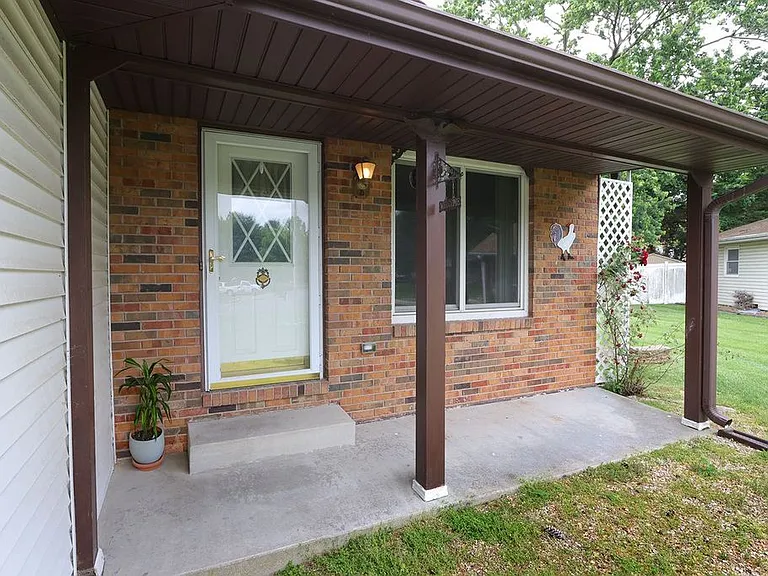 Parkview Dr — Photo 3