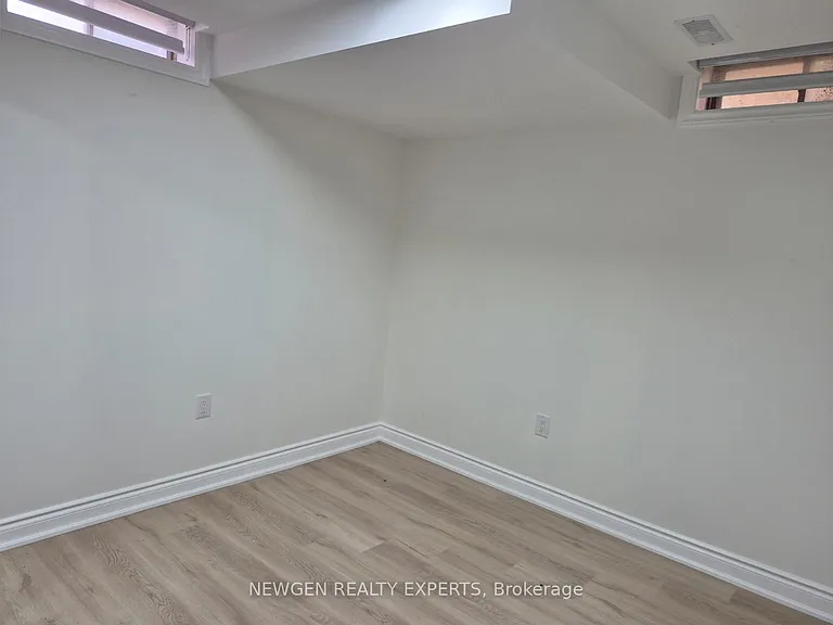 2878 Rainwater Dr #LEGAL BASEMENT — Photo 12