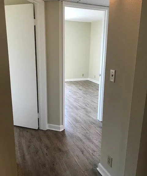 2908 W Victory Blvd E #E — Photo 6